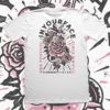 Camiseta «Tradi Tattoo Hand/Rose» - Imagen 2